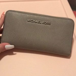 MK Purses And Wallets